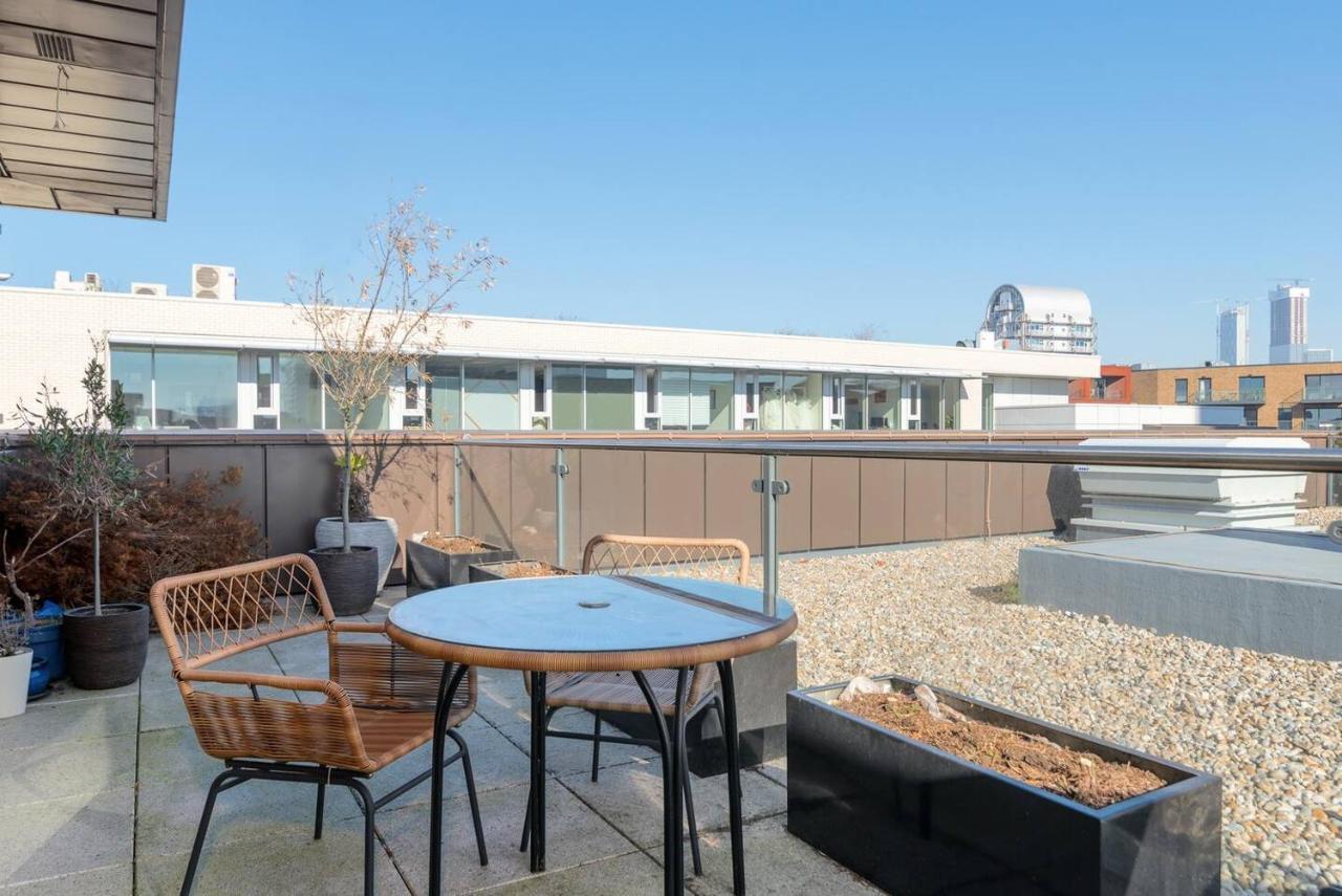 Joivy Lovely Studio Flat With Terrace In Southeast Londres Exterior foto